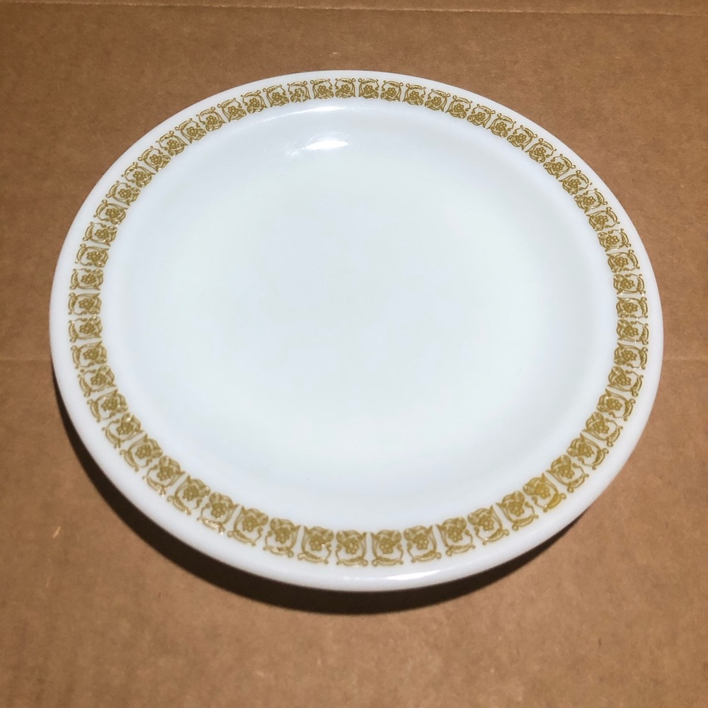 Vintage Pyrex Tableware by Corning Tiburon Luncheon Plate 9" #797-18